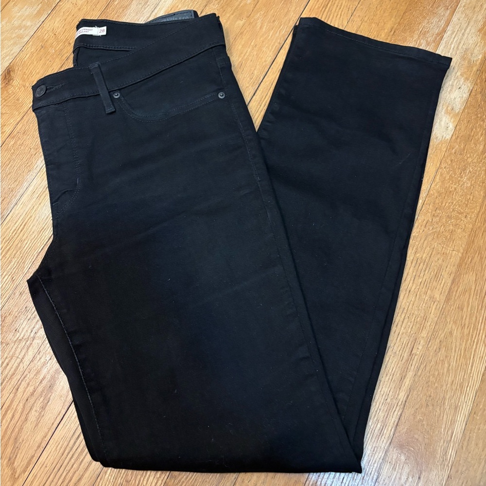 Levi's Women’s 314 Shaping Straight Black Jeans - 28